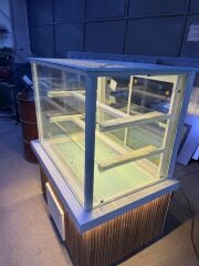 Pasta Teşhir Dolabı Düz Camlı - Beyaz Ceviz Model