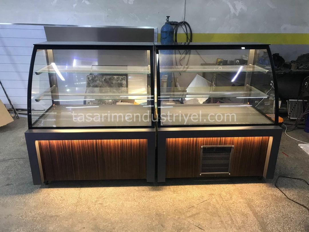 Pasta Dolabı Bombe Camlı - Ahşap Model