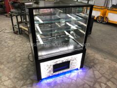 Pasta Dolabı Düz Camlı - Beyaz Doğal Taşlı Siyah Model