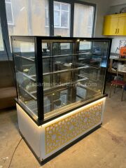 Pasta Dolabı Düz Camlı - Gold Beyaz Model