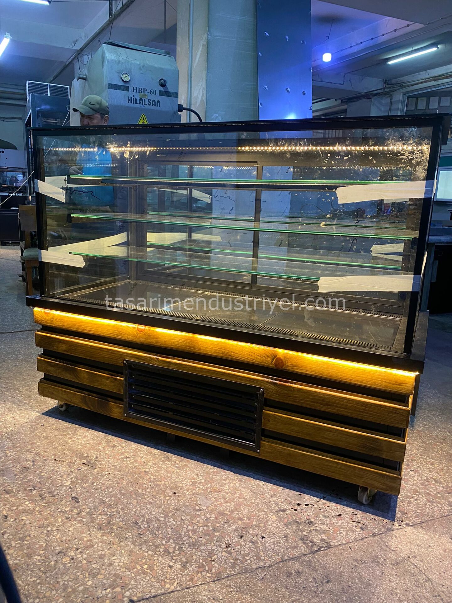 Pasta Dolabı Düz Camlı - Koyu Ahşap Model