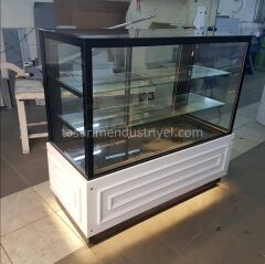 Pasta Dolabı Düz Camlı - Beyaz Lake Model